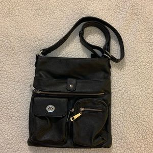 🎉Black Crossbody with lots of pockets  (4for$20)